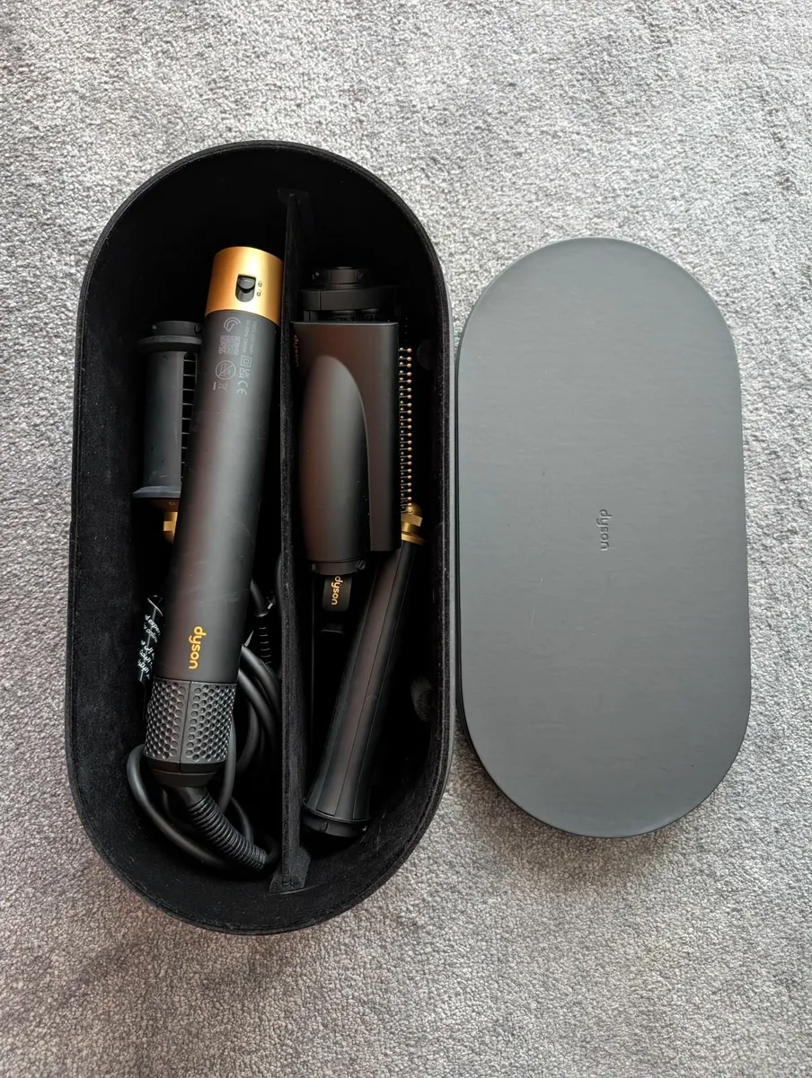 Dyson Airwrap brand new - complete long set - Image 2