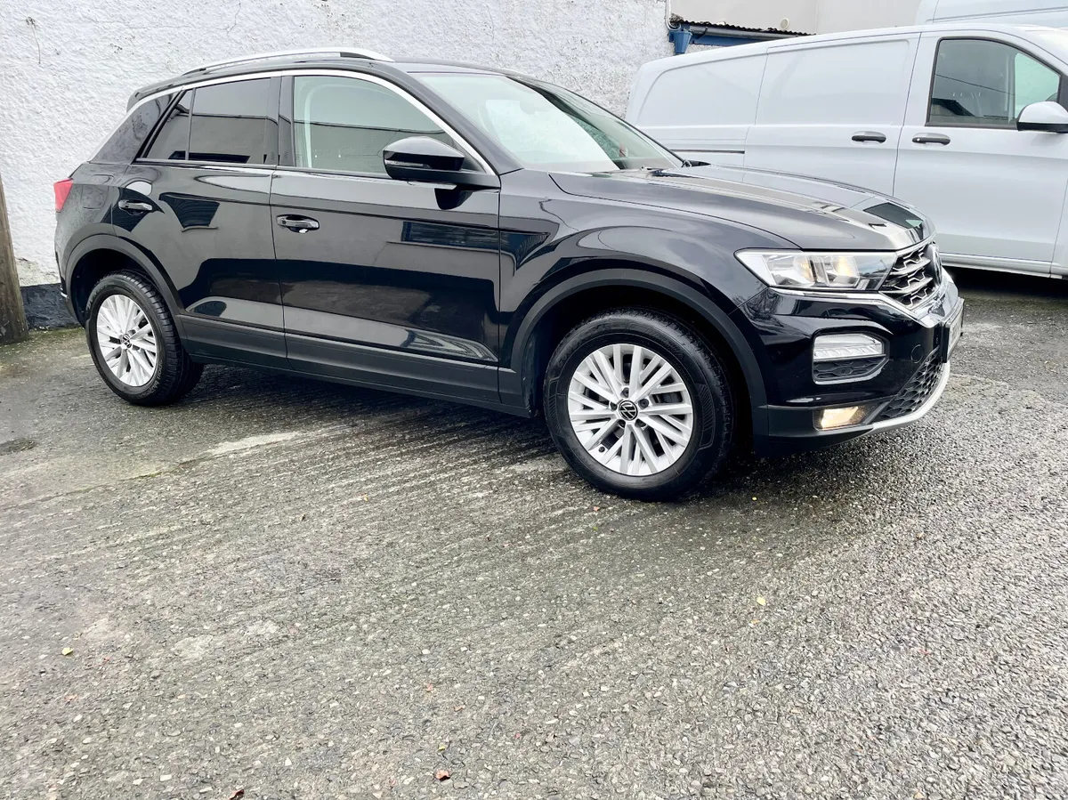 Volkswagen T-Roc Design 2.0TDI Commercial Van,2021 - Image 2