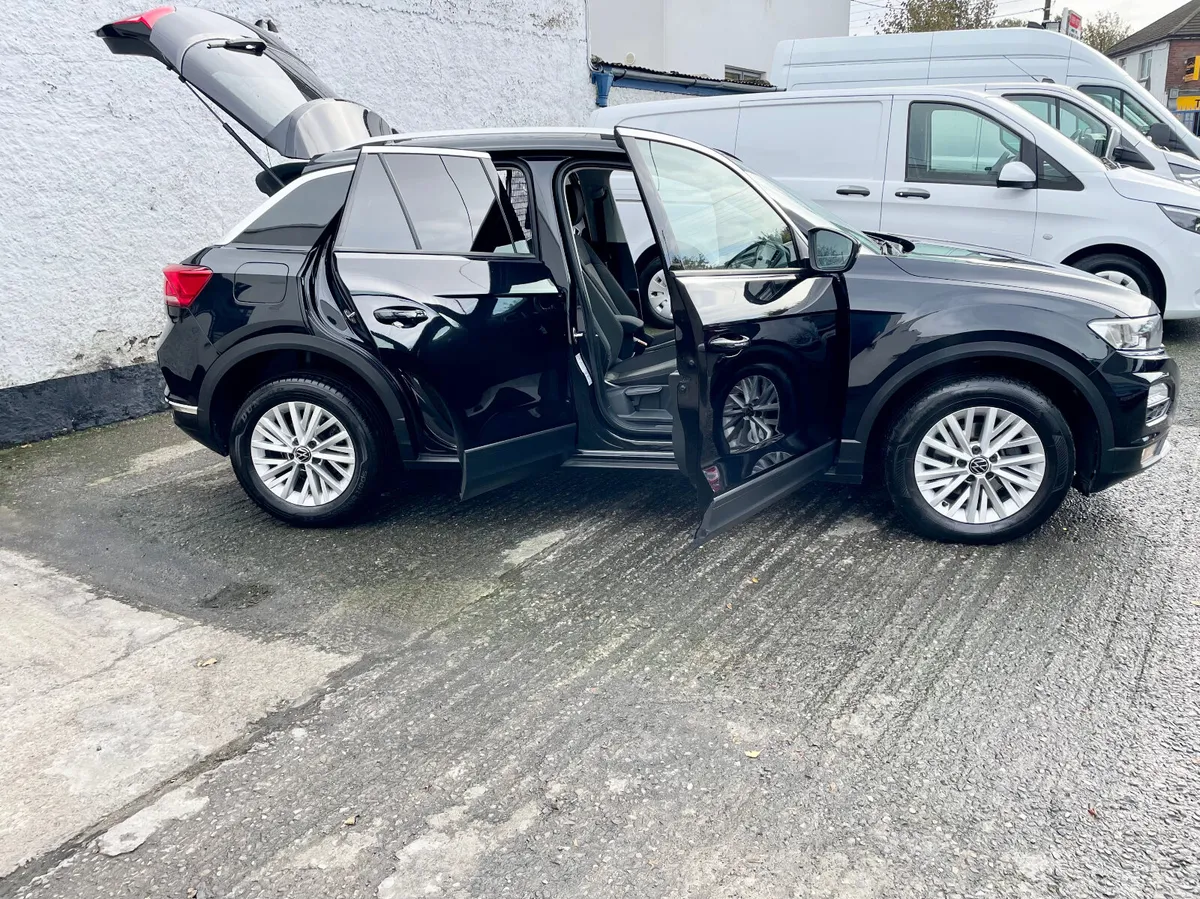 Volkswagen T-Roc Design 2.0TDI Commercial Van,2021 - Image 3