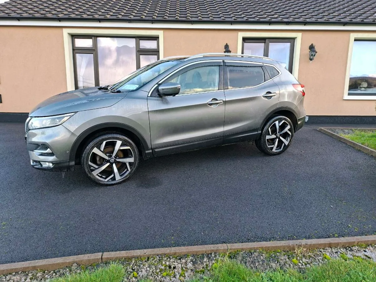 Nissan Qashqai Tekna High Spec - Image 2