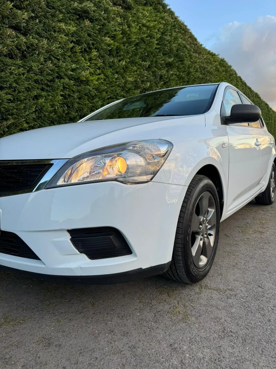 Kia Ceed 2010 1.4 petrol *NEW NCT* - Image 4
