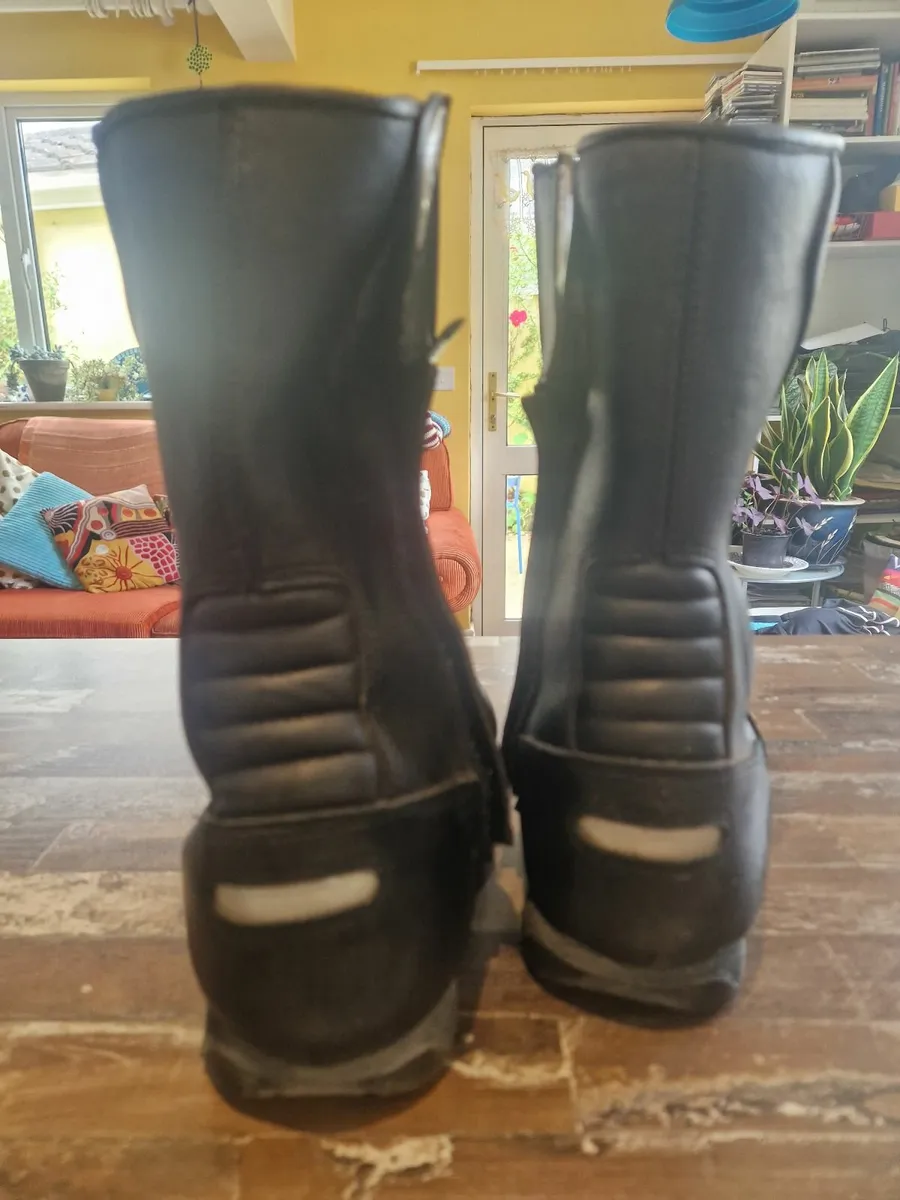 Motorcycle Gear - Image 3