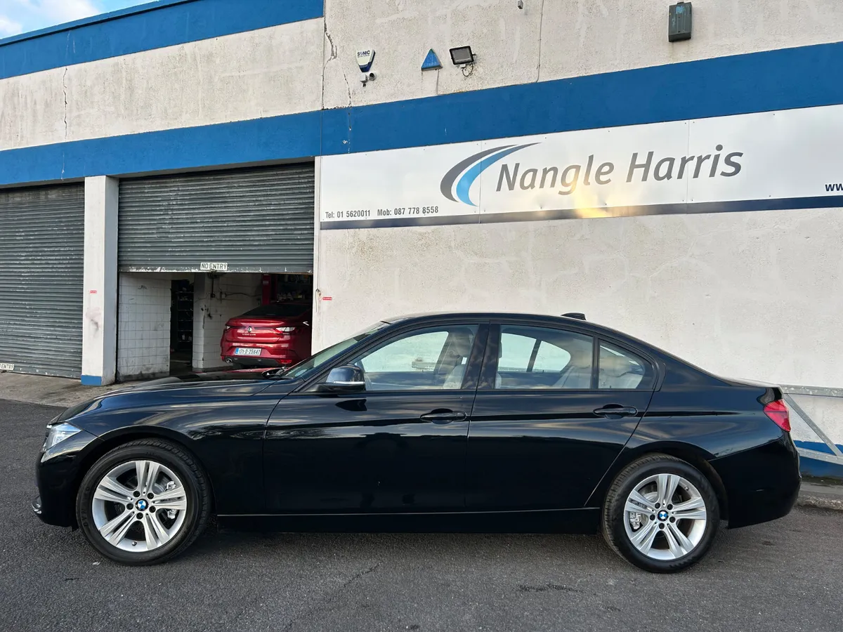 BMW 3-Series ONE OWNER. LOW KMS - Image 2