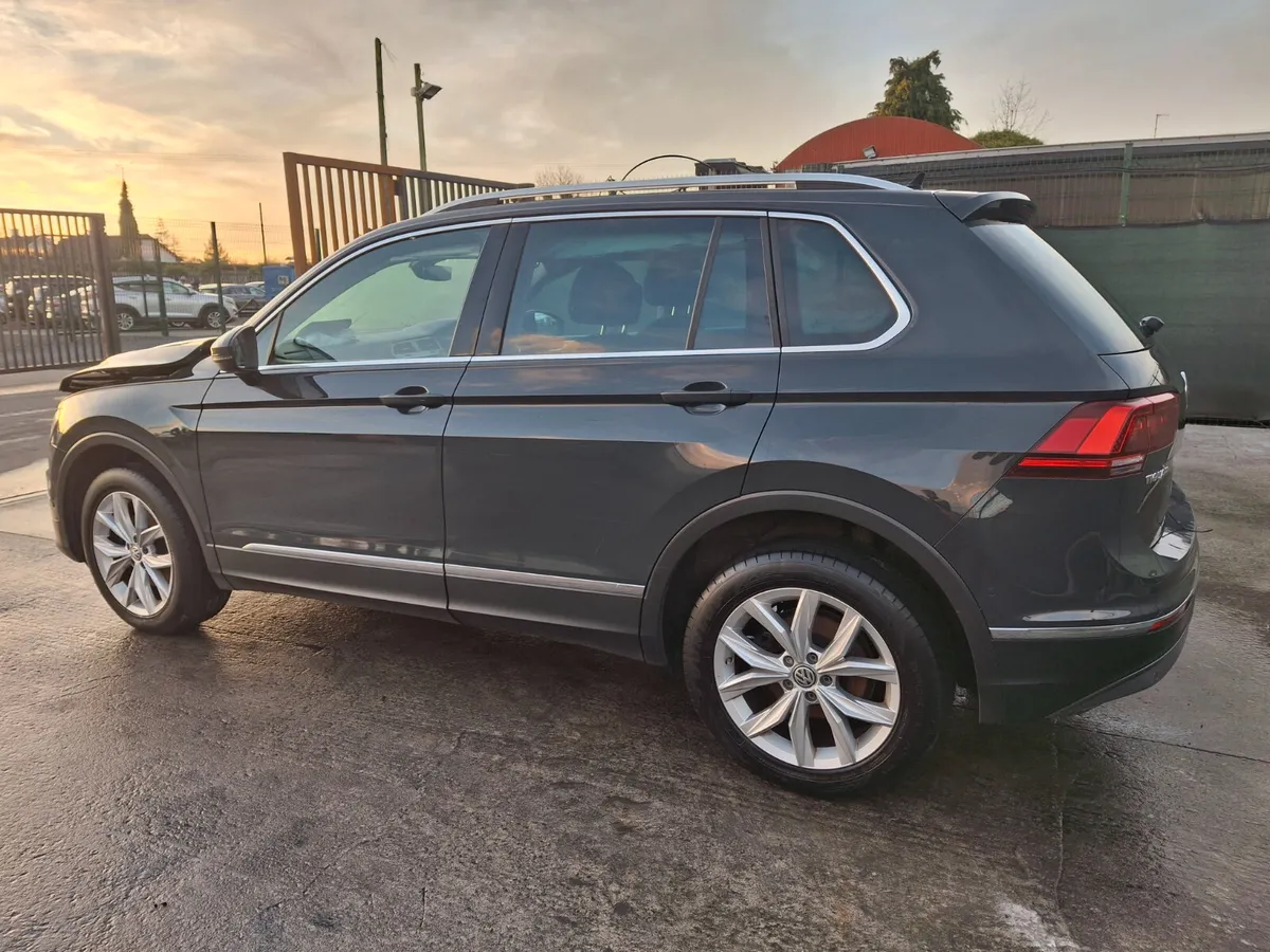 182 Volkswagen Tiguan  Highline  2.0 Tdi - Image 4