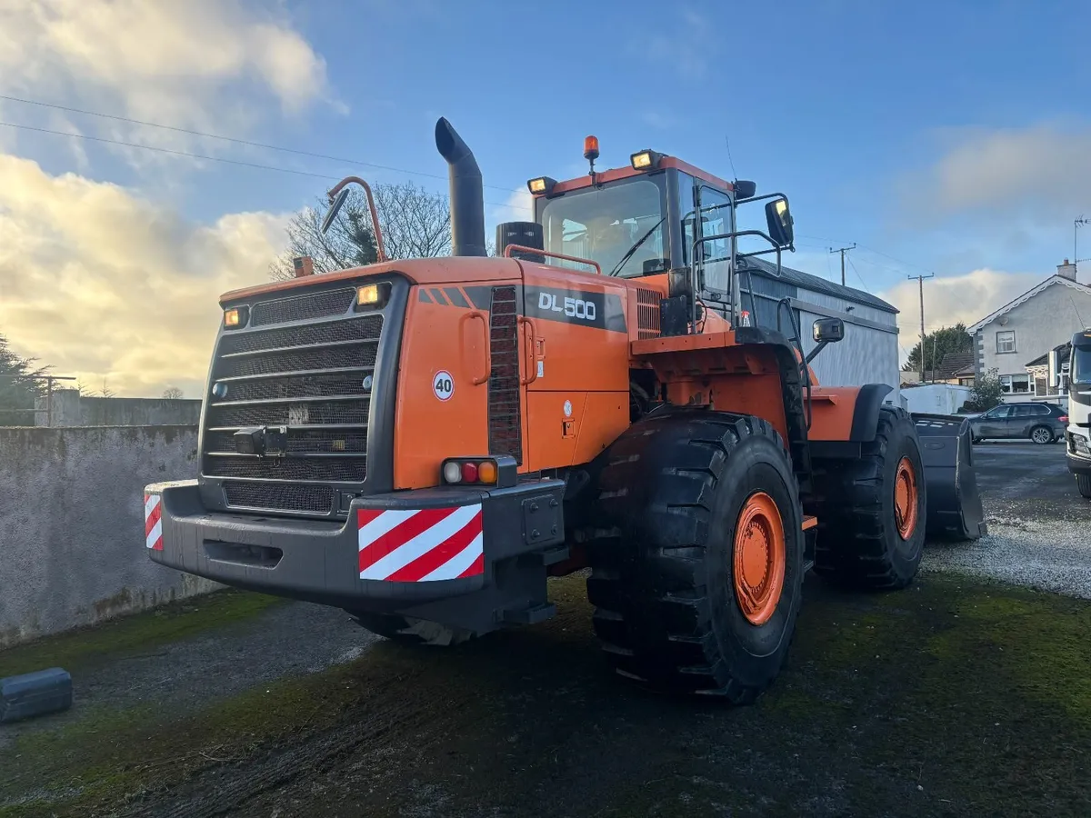 Doosan DL500 Wheel Loader - Image 2