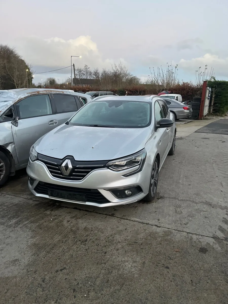 2017 Renault megane 1.6 for parts - Image 1