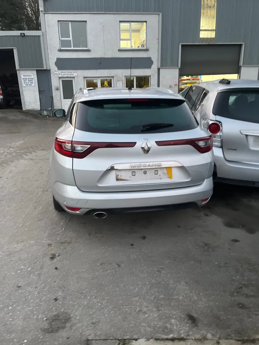 2017 Renault megane 1.6 for parts - Image 3