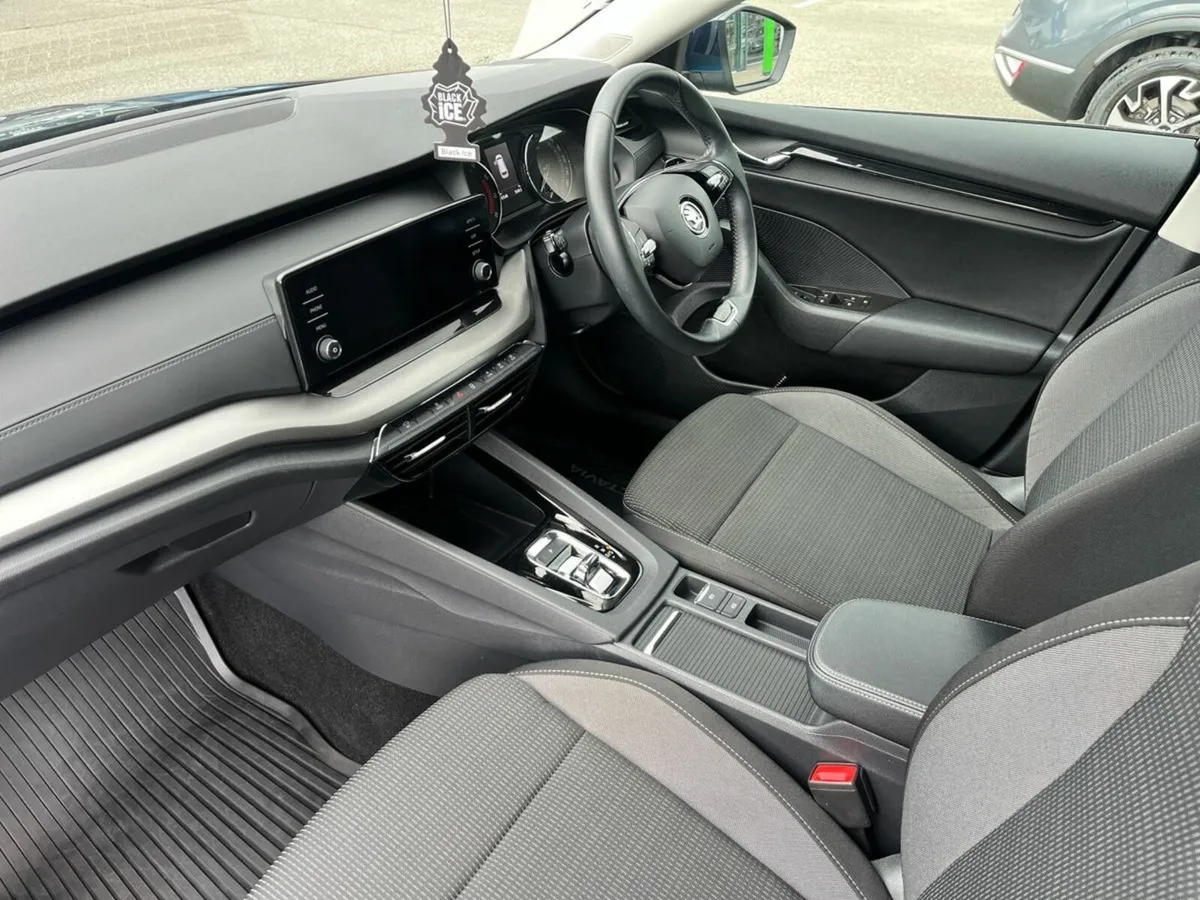 Skoda Octavia COMBI AMBITION 1.0TSI 110HP DSG - Image 3