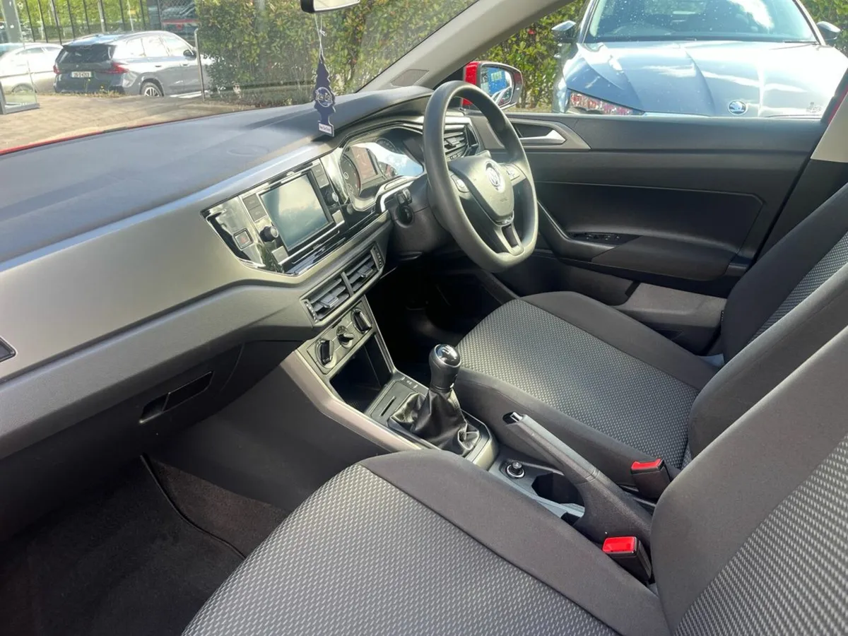 Volkswagen Polo 1.0 TSI 80HP Trendline - Image 3