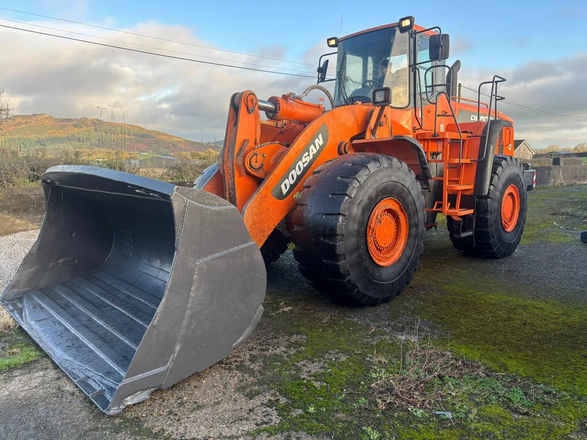 Doosan DL500 Wheel Loader - Image 4