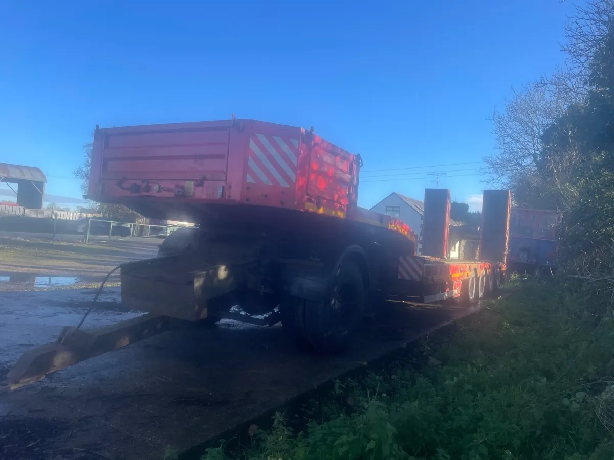 Low loader - Image 1