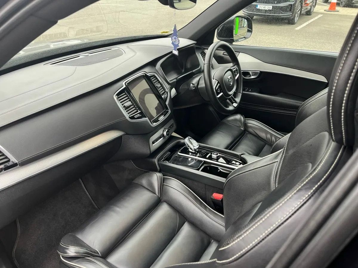 Volvo XC90 HYBRID PHEV PLUS DARK AWD T8 2.0 455 BH - Image 3