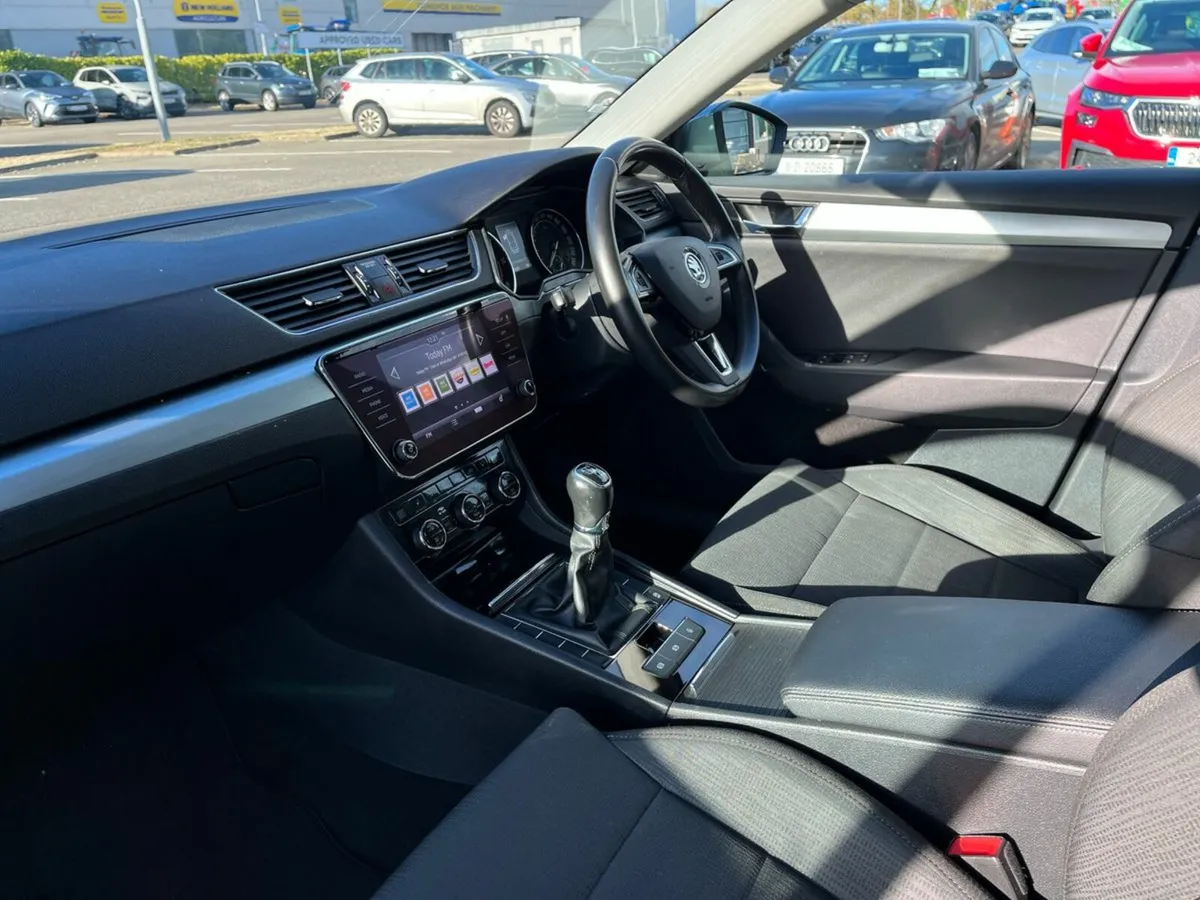 Skoda Superb AMBITION 2.0 TDI 150bhp - Image 3