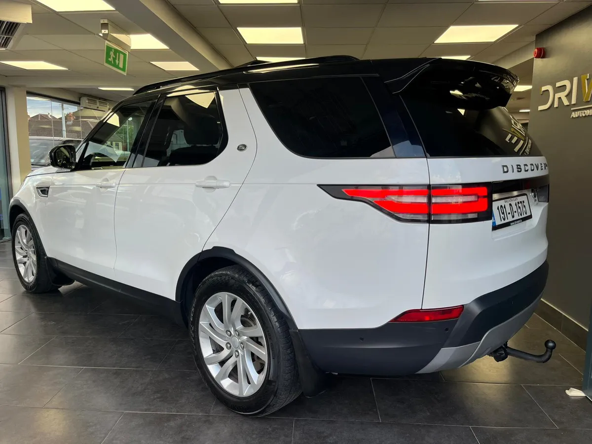 Land Rover Discovery 3.0 HSE Black PAC 2019 - Image 3