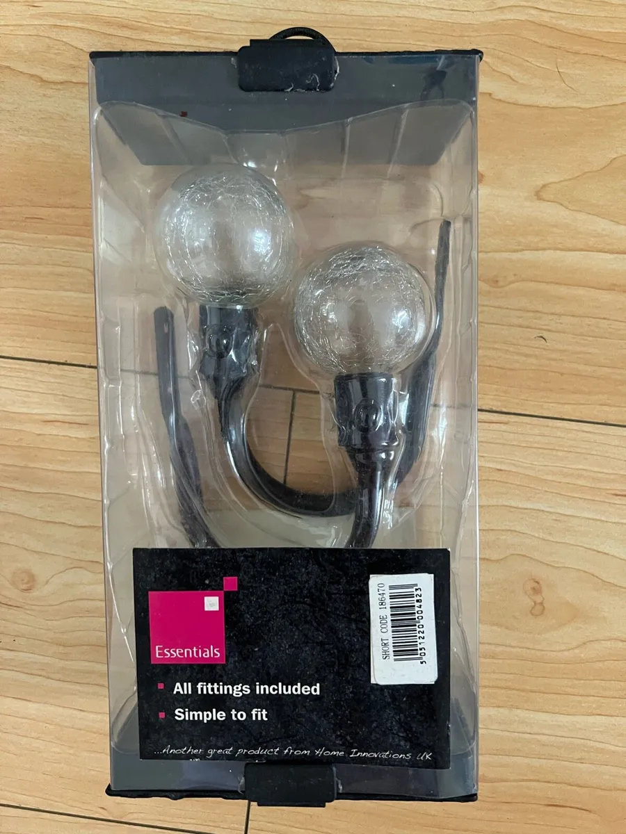 Curtain Holdbacks - Image 2