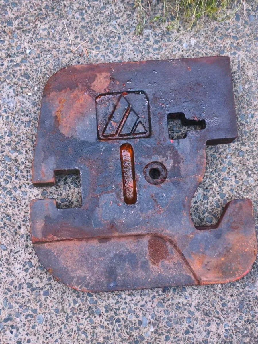 10 Valtra Tractor Weights - Image 2
