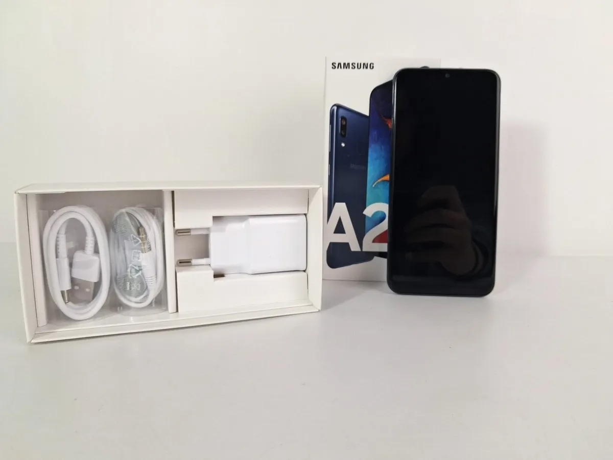 Online Auction Of A Samsung Galaxy & More! - Image 2