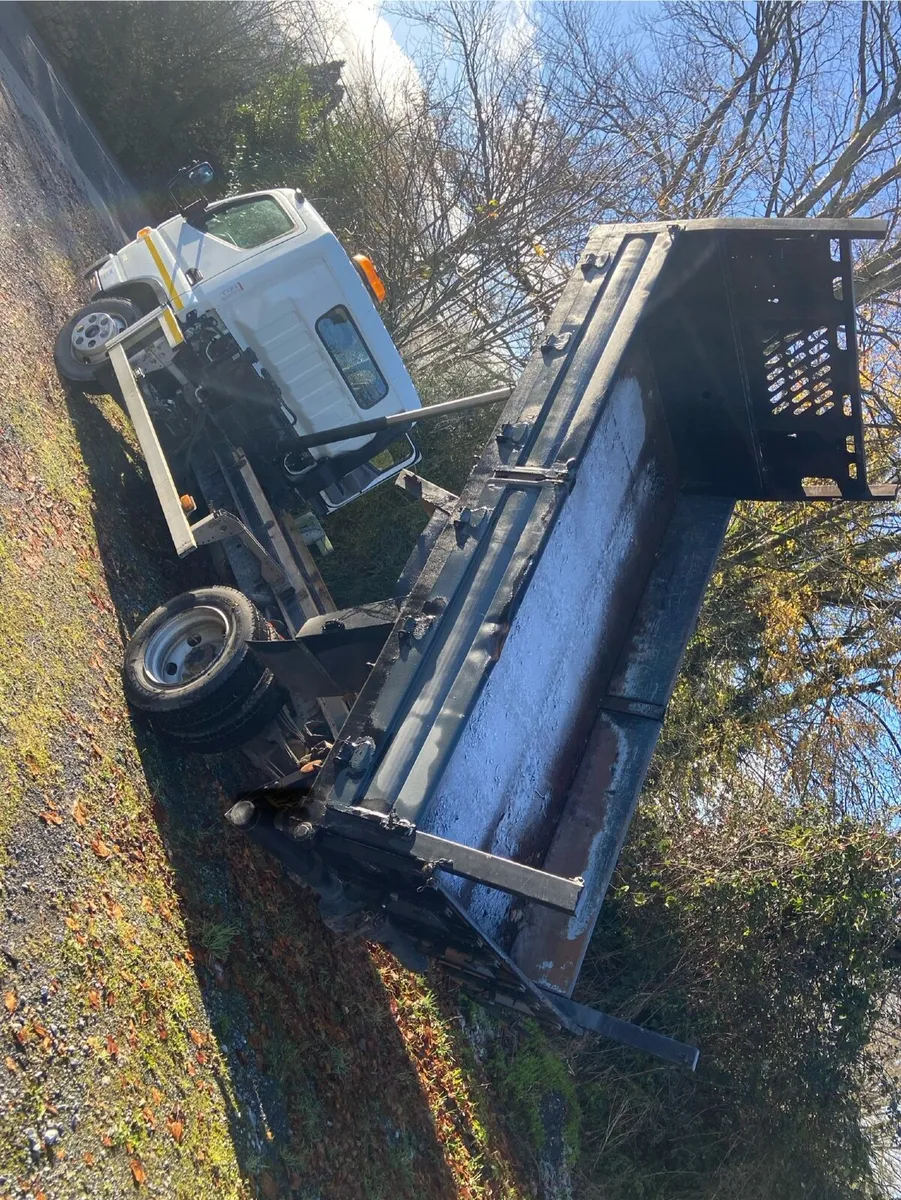 2019 Fuso 7.5 ton tipper truck commercial - Image 4