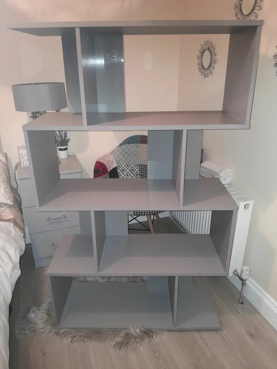 Shelving unit - Image 1