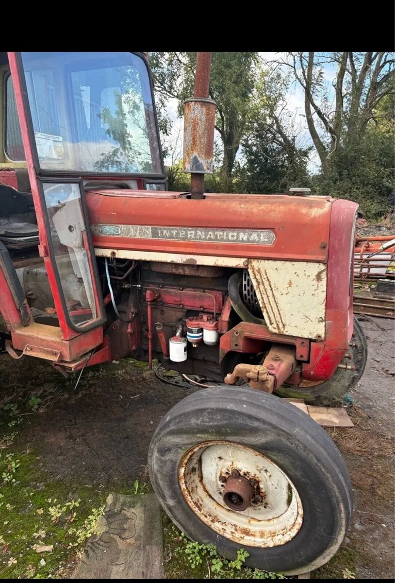 International 674 - Image 2