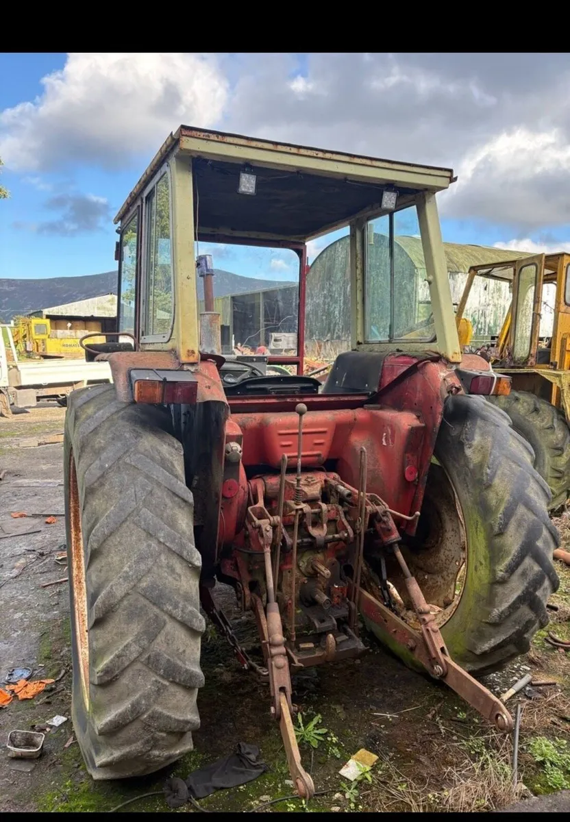 International 674 - Image 3