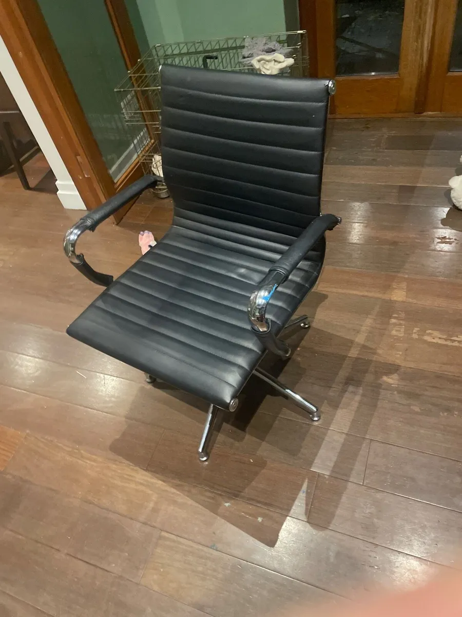 Office Chair - Image 1