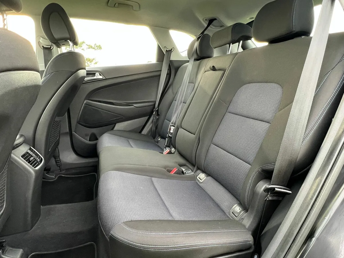 2018 Hyundai Tuscon - Image 3