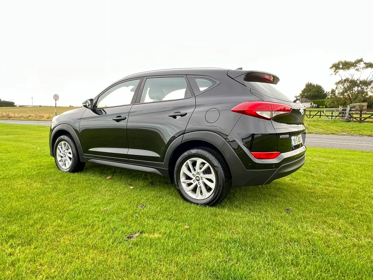 2018 Hyundai Tuscon - Image 4