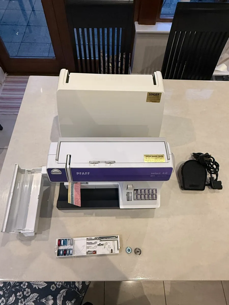 Pfaff Select 4.0 Sewing Machine - Image 4