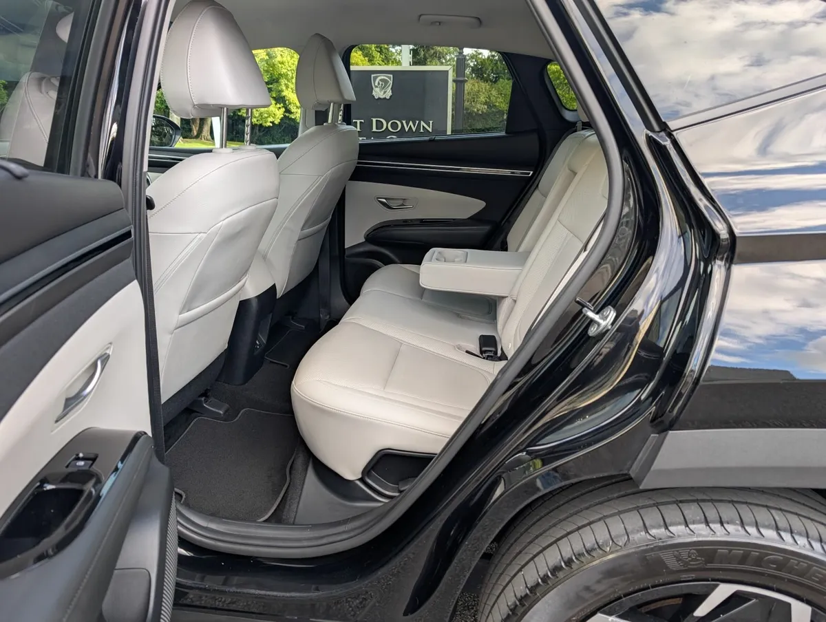 2022 HYUNDAI TUCSON 4X4 EXECUTIVE PLUG IN HYBRID - Image 2