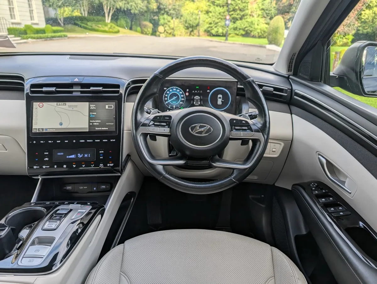 2022 HYUNDAI TUCSON 4X4 EXECUTIVE PLUG IN HYBRID - Image 3