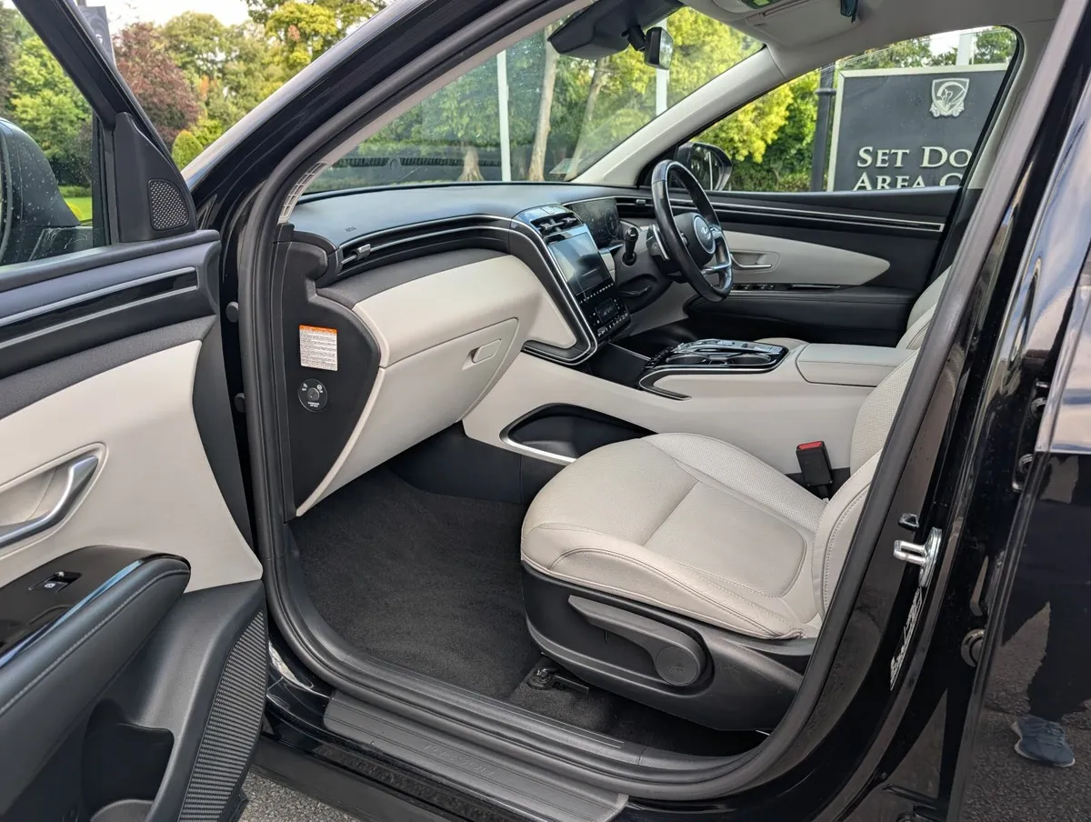 2022 HYUNDAI TUCSON 4X4 EXECUTIVE PLUG IN HYBRID - Image 4