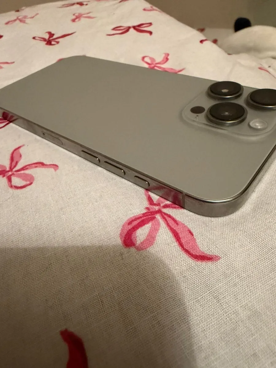 Iphone 16 pro max - Image 2