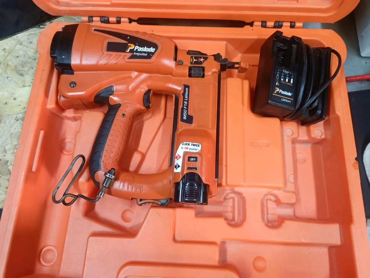 Paslode im50 f18 18ga pin gun.