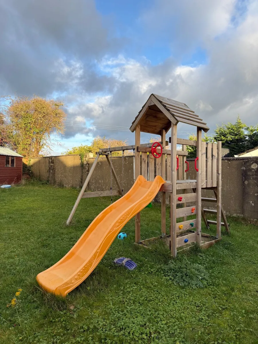 Climbing frame with wooden roof Wickey MultiFlyer - Image 1