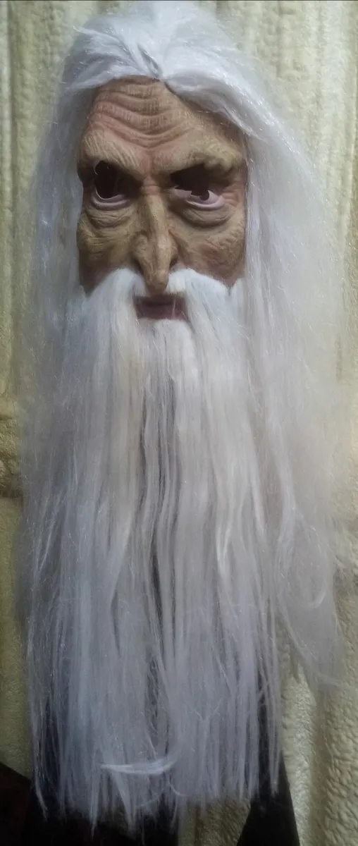 Lord of the Ring Chess Set Pieces + Saruman Mask - Image 2