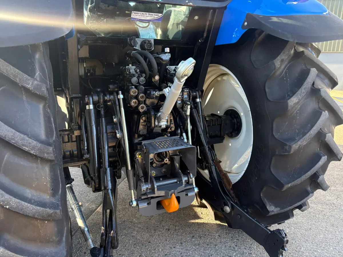 2002 New Holland TS115 Turbo - Image 4