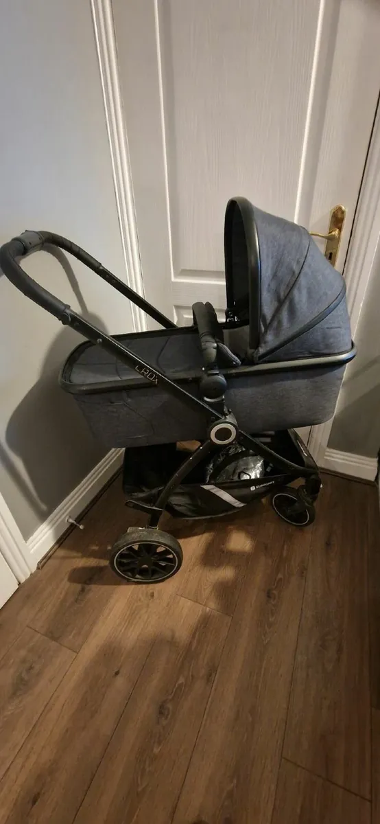 Crox 3 in 1 travel system - Image 2