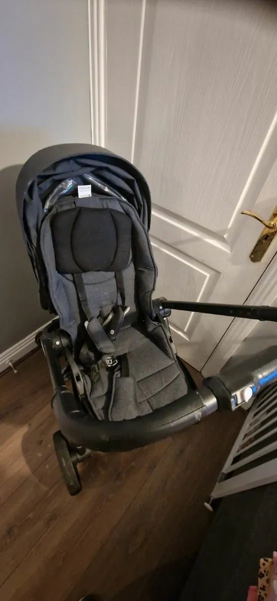 Crox 3 in 1 travel system - Image 4