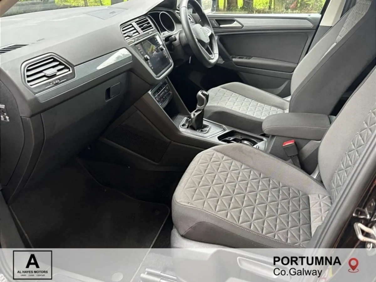 Volkswagen Tiguan 2024 LIFE 2.0 TDI 6SPEED 122BHP - Image 4