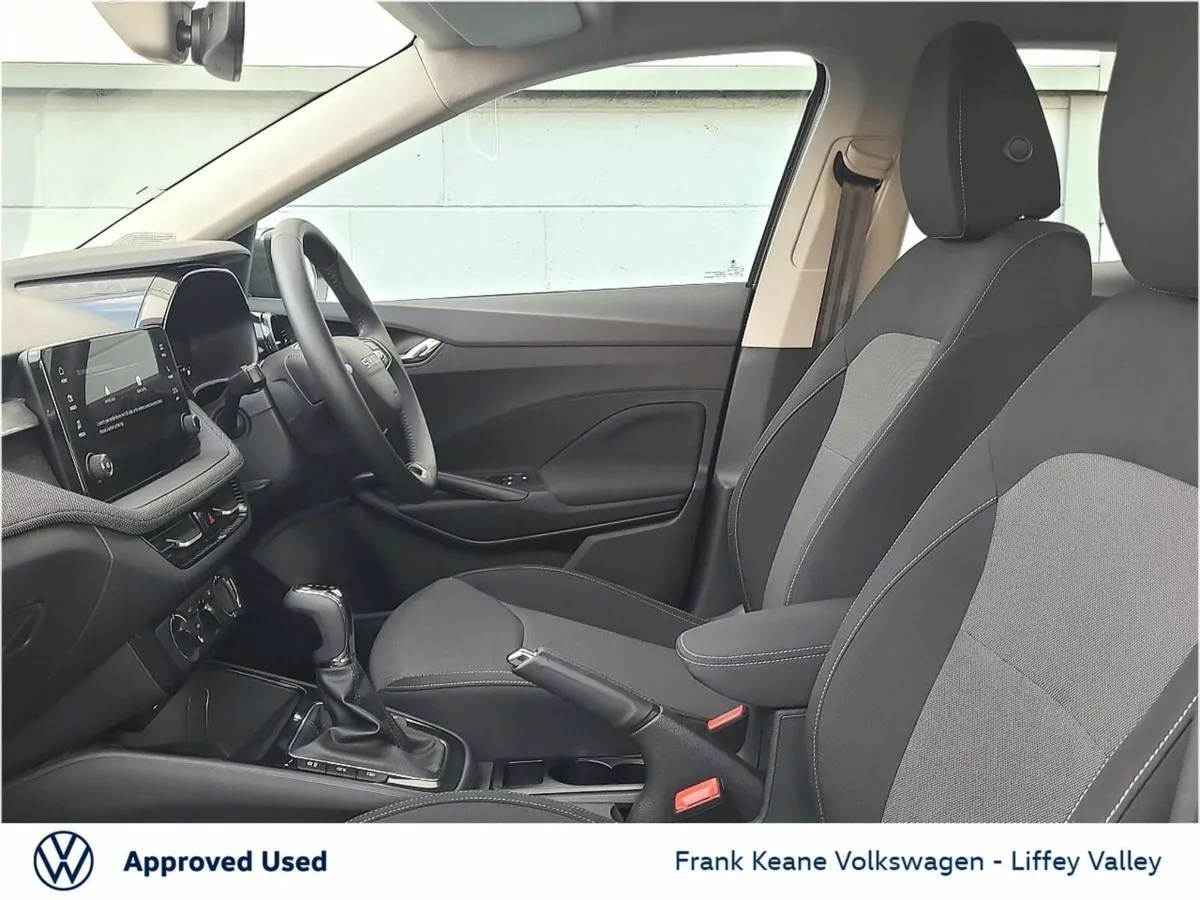 Skoda Fabia SELECTION AUTO 1.0TSI 115HP *REAR VIEW - Image 4