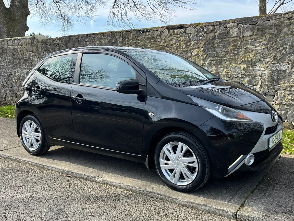 TOYOTA AYGO 1.0 XPLAY // NEW NCT 01/2027 - Image 1