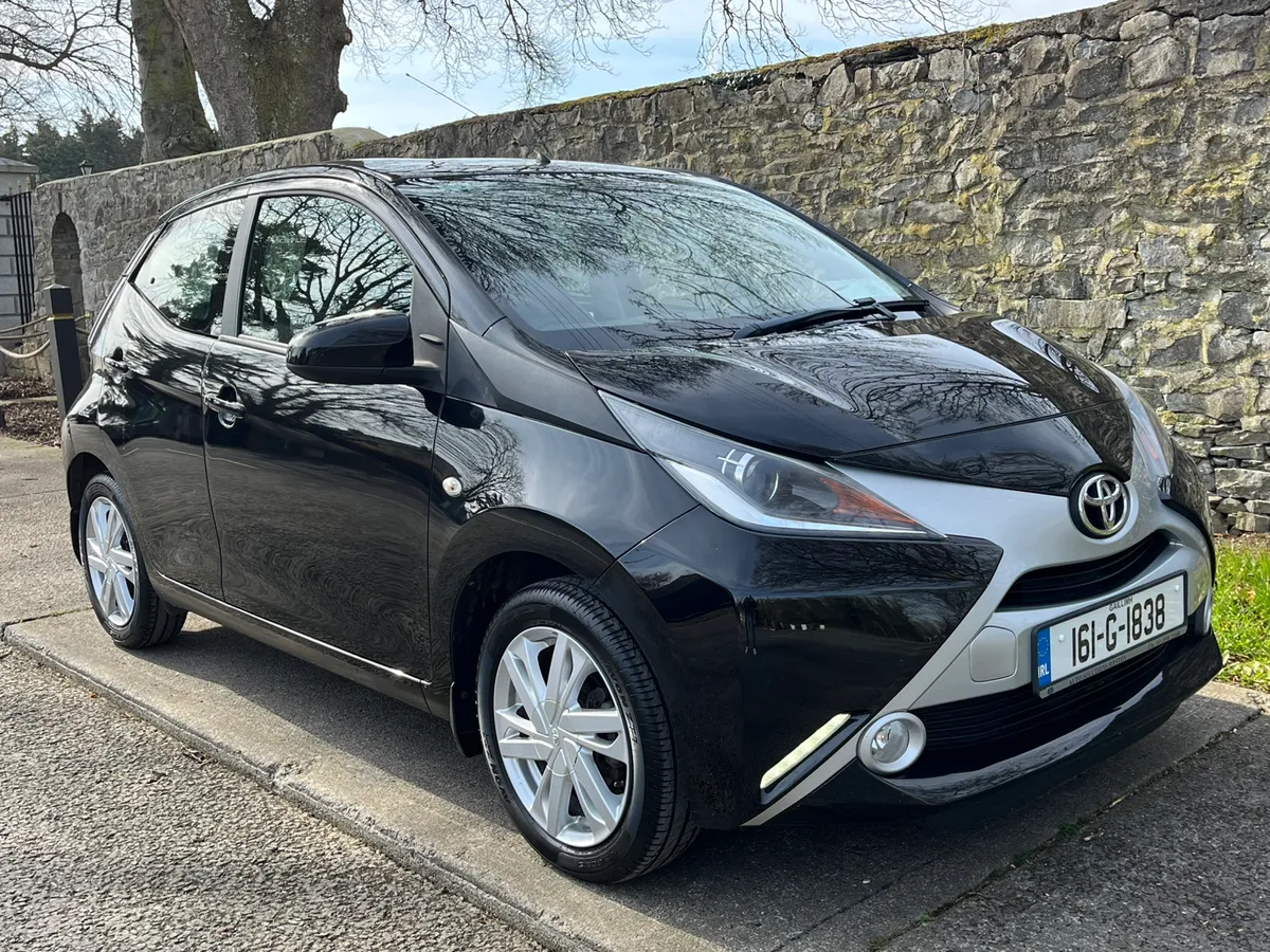 TOYOTA AYGO 1.0 XPLAY // NEW NCT 01/2027 - Image 2