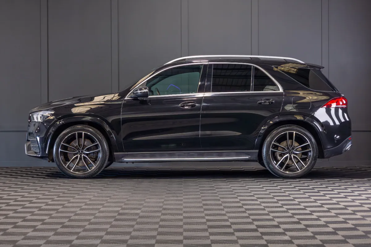 212 Mercedes-Benz GLE 350de AMG Line Premium - Image 3