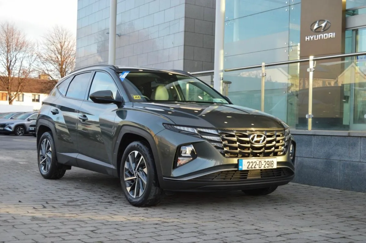 Hyundai Tucson 2WD Executive, Leather - Image 3