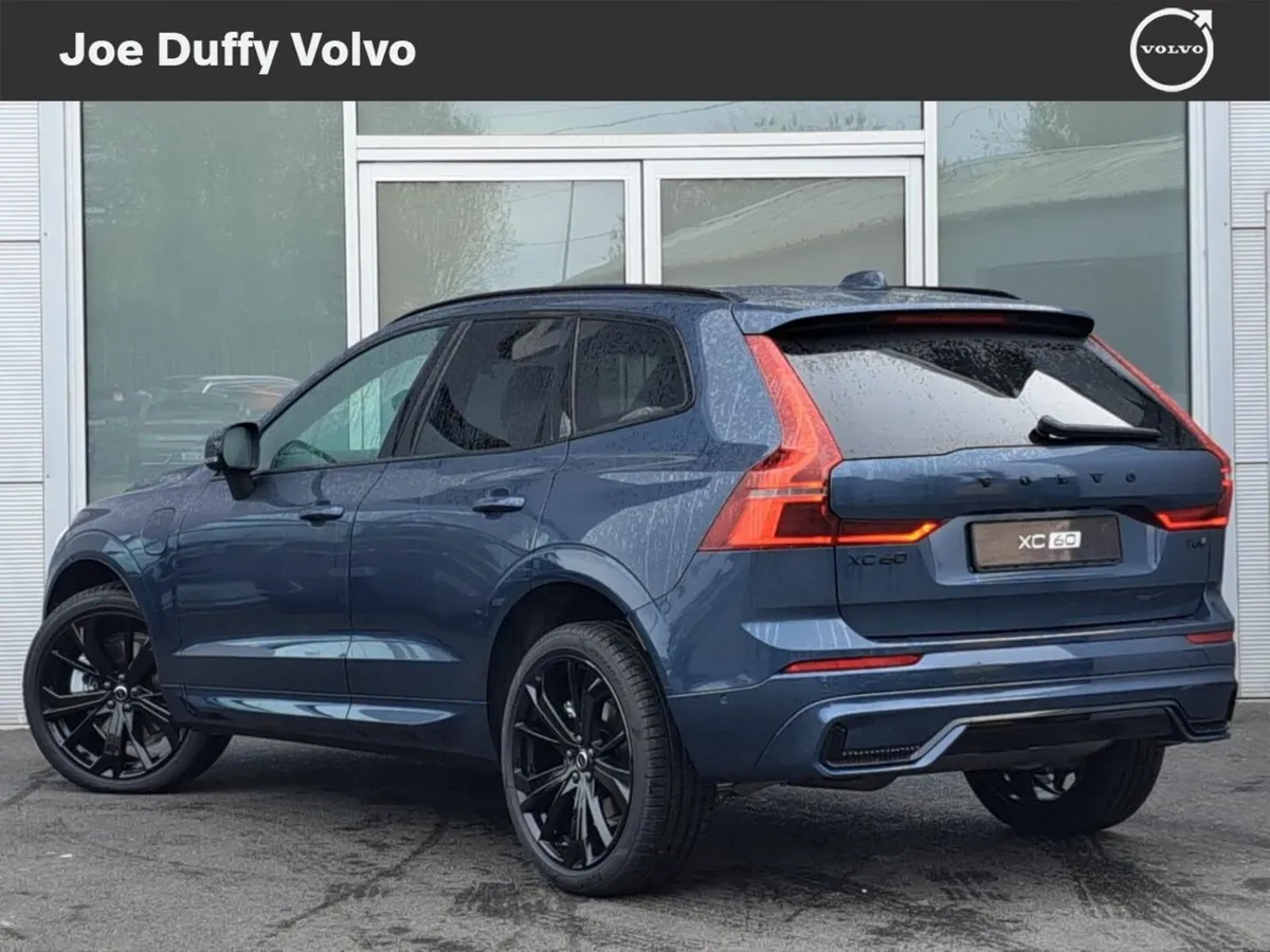 Volvo XC60 Plus PHEV Black Edition - Image 3