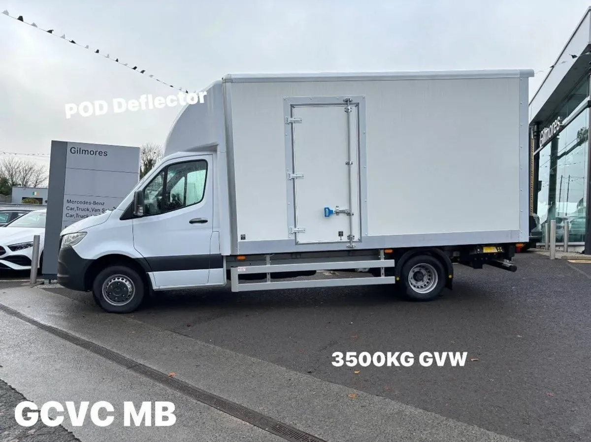 Mercedes-Benz Sprinter 519 Luton Box Body - Image 3