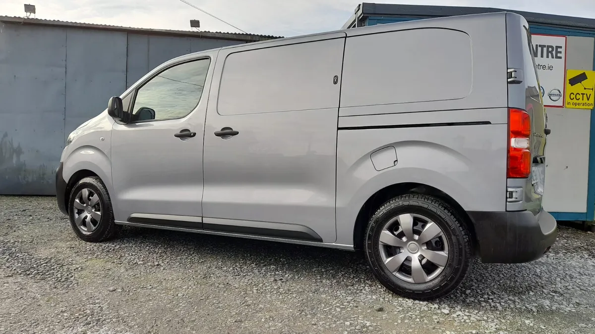 221 Citroen Dispatch 1.5 blue hdi 120 Enterprise - Image 3
