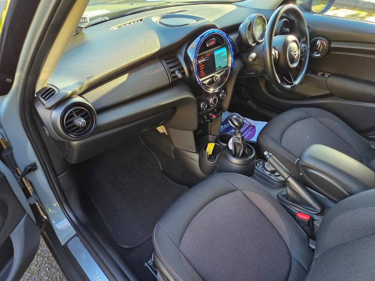 Mini Cooper 2017 automatic - Image 3