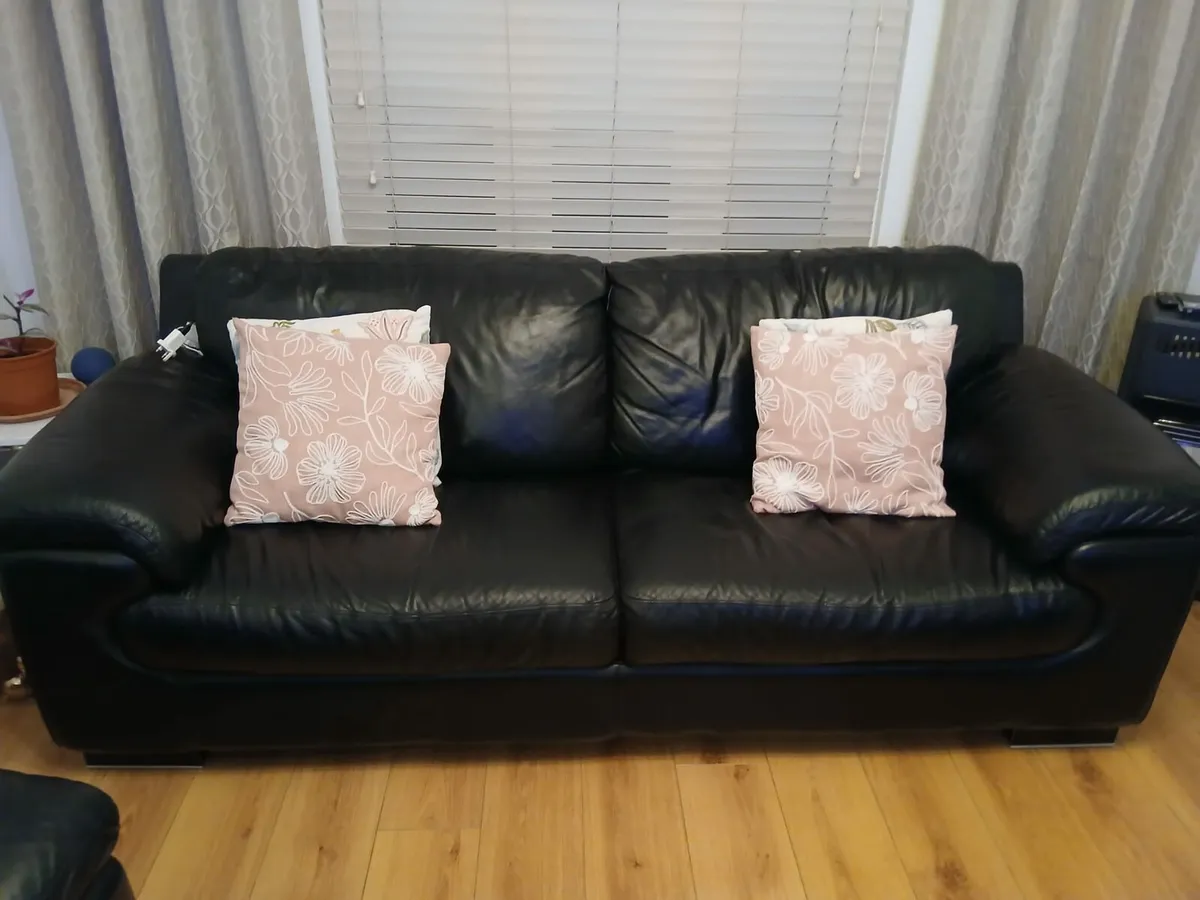 Leather.sofa - Image 3